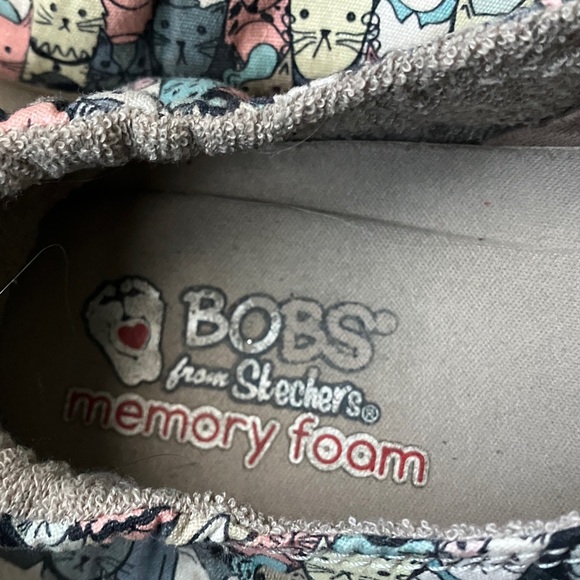 Skechers Multicolor Cat Print Kids Sneakers - Picture 2 of 9